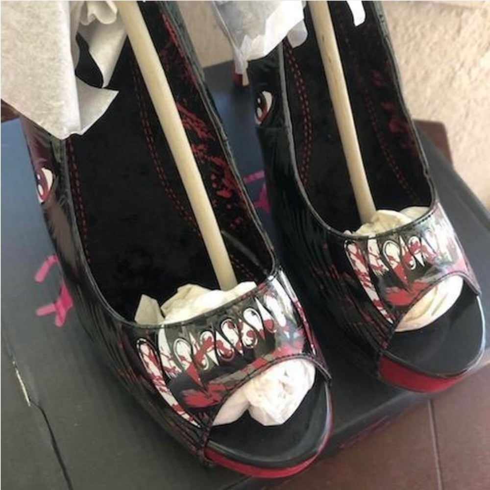 NIB Iron Fist "Wolfbeater" Platform Pumps - Picture 5 of 10
